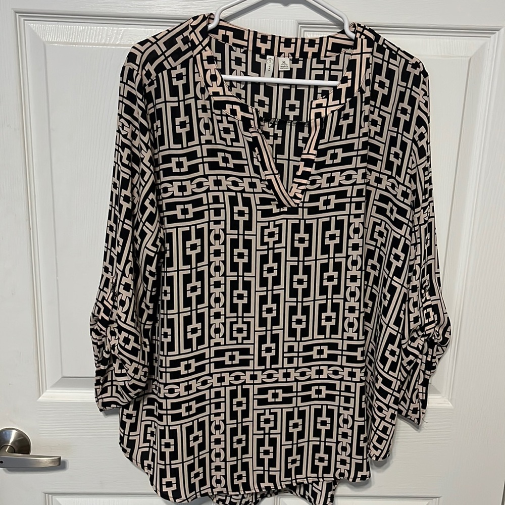 Quarter sleeve, light weight women’s shirt